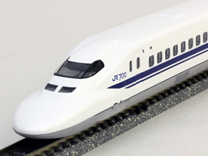 日本の鉄道である新幹線の特徴は?